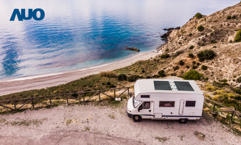 「可撓輕量化太陽光電板SunCurva」使用輕量特殊耐候型複合板取代傳統太陽能板的玻璃前板，不僅降低70%重量，每米平方僅3Kg；具有抗衝擊性能及通過電磁相容性測試，可應用於交通運輸工具，如露營車、遊艇等